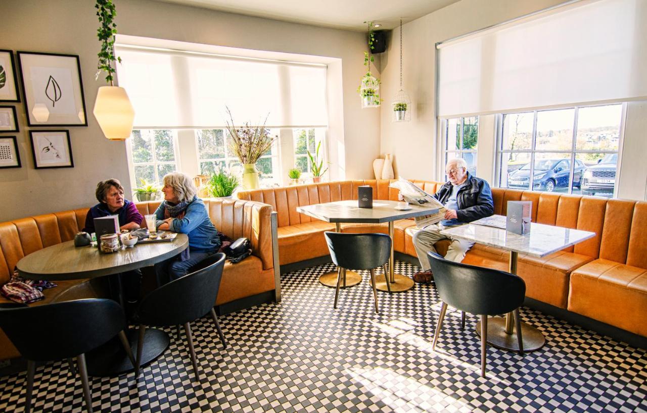 Strathaven Hotel Bagian luar foto