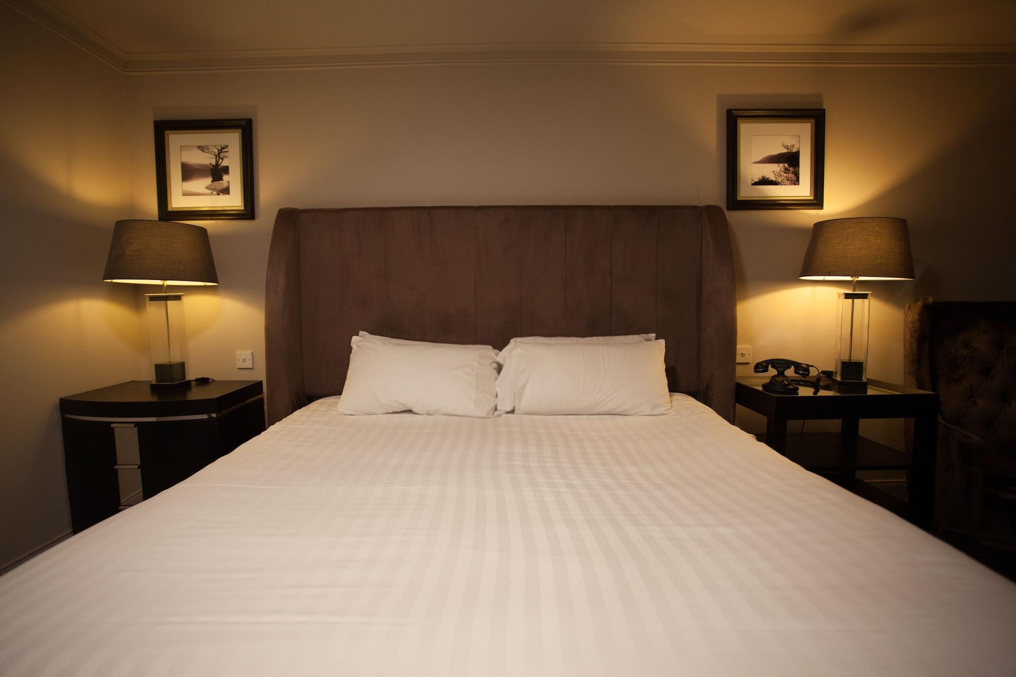 Strathaven Hotel Bagian luar foto